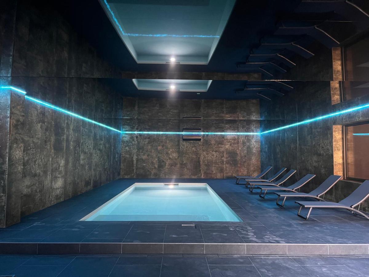 Villa 400M2 Piscine Interieure Tres Calme Agde Buitenkant foto