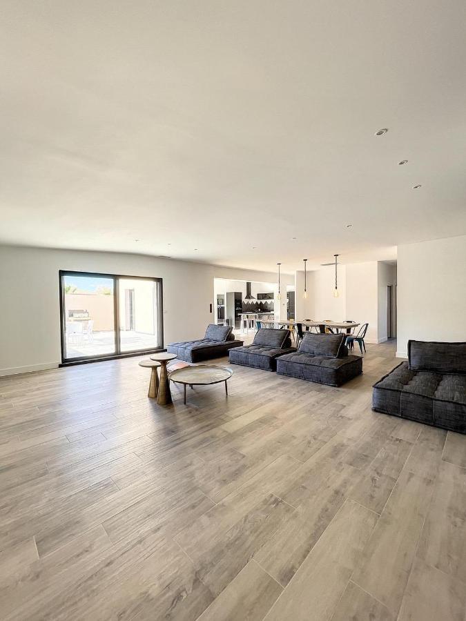 Villa 400M2 Piscine Interieure Tres Calme Agde Buitenkant foto